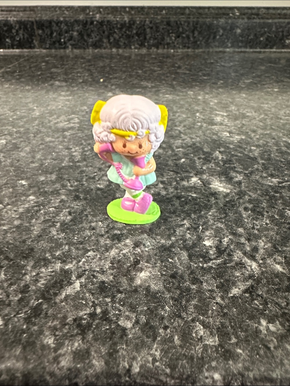 1982 Strawberry Shortcake Miniature Angelcake on the Telephone